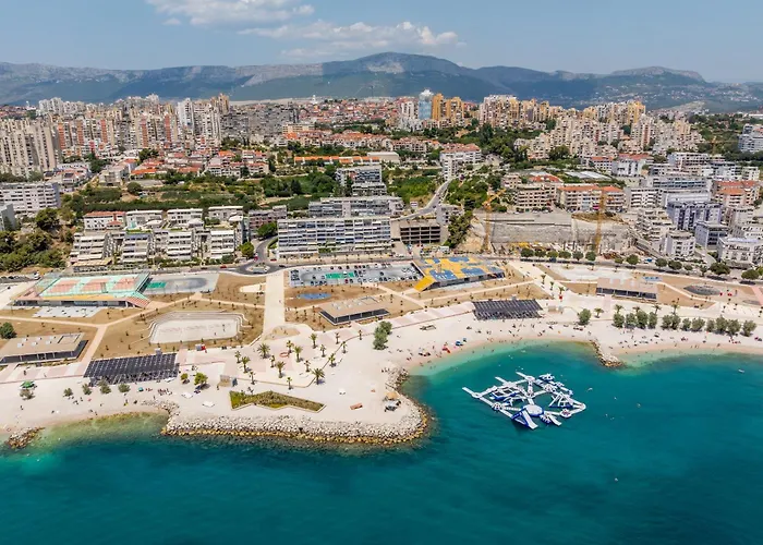 Le Grey, Modern & Luxurious In Centre *