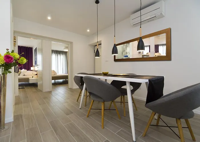 Le Grey, Modern & Luxurious In Centre