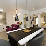 Le Grey, Modern & Luxurious In Centre Διαμέρισμα *
