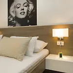 Le Grey, Modern & Luxurious In Centre Σπλιτ