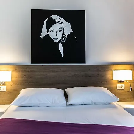 Le Grey Apartment *