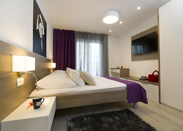 Le Grey, Modern & Luxurious In Centre Apartment Split